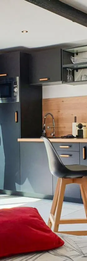 GARY Suite - Studio Cosy, Spa et jardin privatif à 4 min de Cambrai，位于Awoingt的酒店