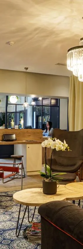 The Originals Boutique, Hôtel Le Londres, Saumur，位于索米尔的酒店