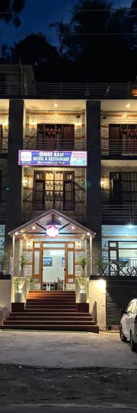 Hotel Shree Ram，位于Pāndoh的酒店