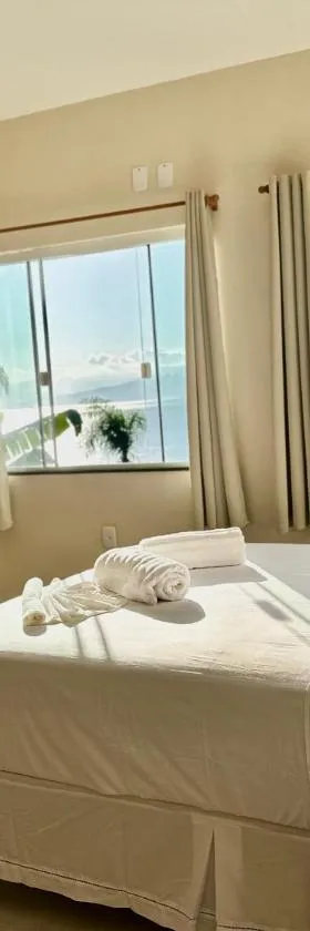 Ocean View Hotel Araçatiba, Ilha Grande RJ，位于阿拉夏奇巴海滩的酒店