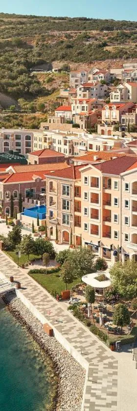 Lustica Bay Marina Village by 2BHome，位于卢什蒂卡的酒店