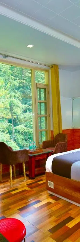 Nature Retreat new shimla #city centre #near to mall road #private parking #Balcony view，位于西姆拉的酒店