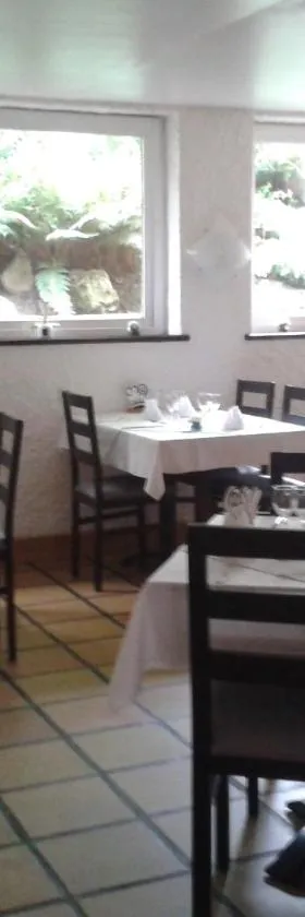 巴迪斯酒店，位于Pont-de-Larn的酒店