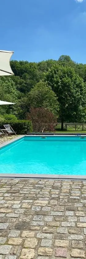 Paddock Lodge - Suites Wellness & Chambres d'hôtes，位于斯图蒙的酒店