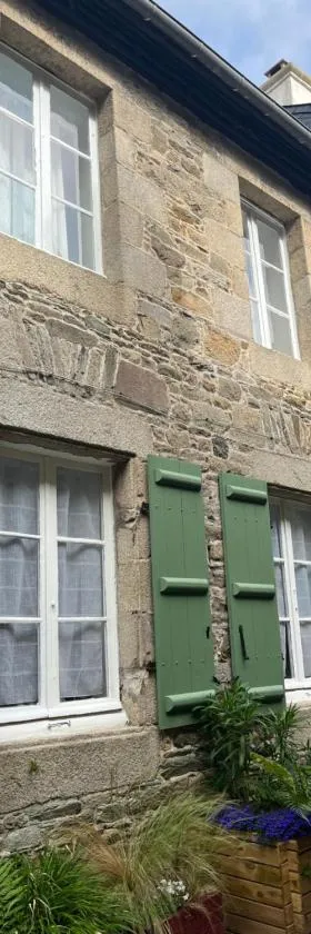 Chambres d'hôtes de charme au cœur de Tréguier，位于特雷吉耶的酒店