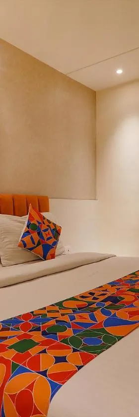 FabHotel Geetraj Palace，位于Alambagh的酒店