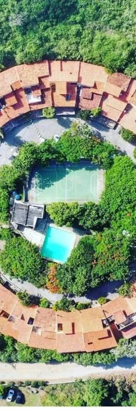 Pousada Mar dos Anjos - Café da manhã Incluso - Piscina-Sauna-Quadra e Parquinho Infantil，位于阿拉亚尔-杜卡布的酒店