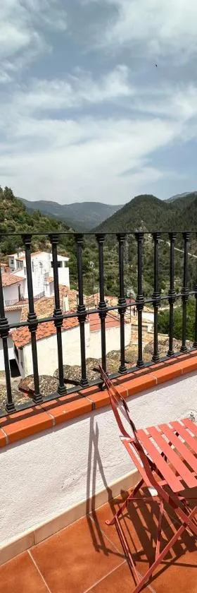 La Buhardilla de Casa Nieves，位于比利亚埃尔莫萨德尔里奥的酒店