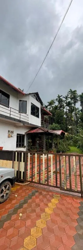 Vamoose Nisarga Homestay，位于Kalasa的酒店