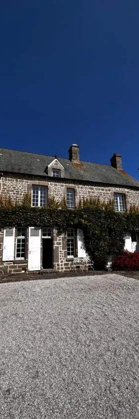 Le conquérant - chambres meublées - Barfleur，位于巴尔夫勒的酒店