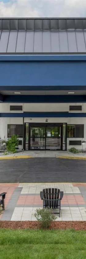波林布鲁克华美达酒店，位于波林布鲁克的酒店