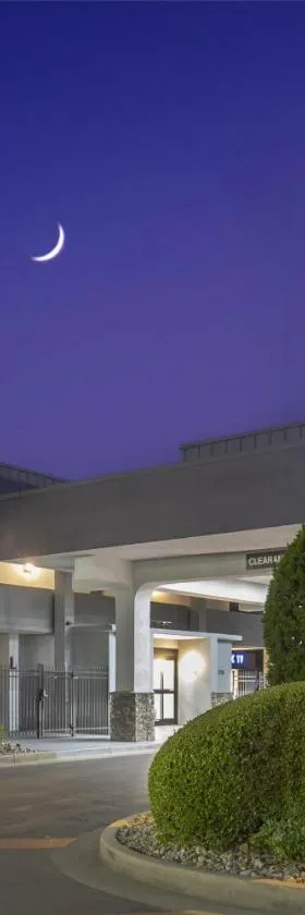 索尔兹伯里广场贝斯特韦斯特酒店，位于索尔兹伯里的酒店