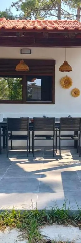 Glykadi Pine-House，位于Glykadi的酒店