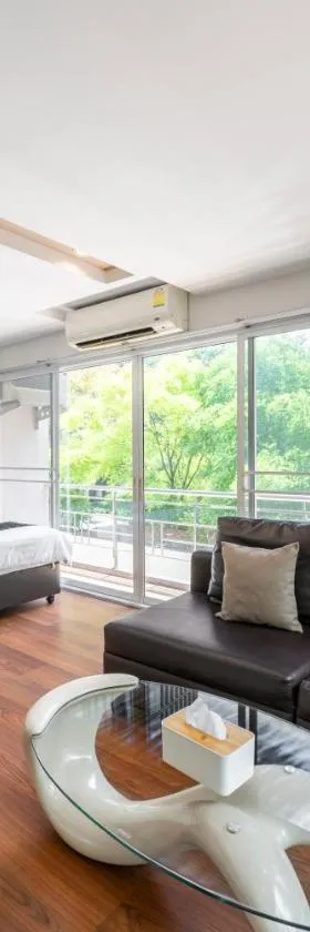 Story At Bangkok- 211 Studio with Balcony，位于Khlong Toei的酒店