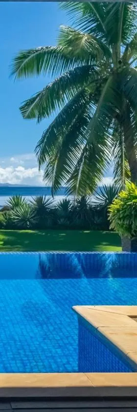 Aroha Taveuni Beachfront Bures，位于Waiyevo的酒店
