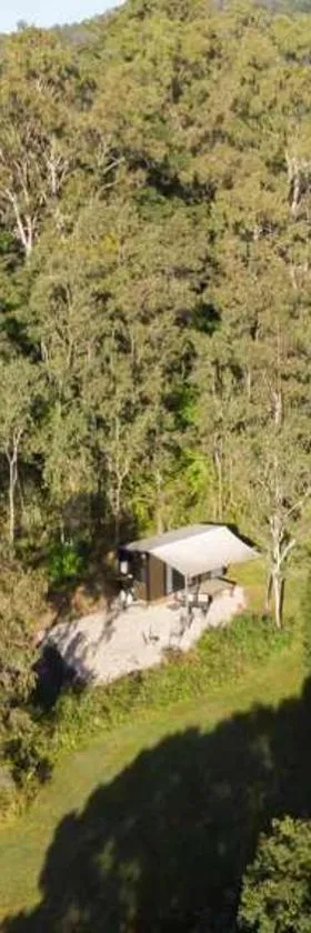 Hill Creek Tiny House 2 by Tiny Away，位于Perwillowen的酒店