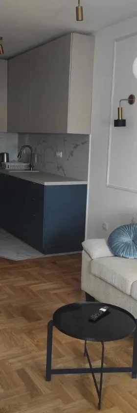 Lullaby apartment 2, moderan stan sa spavaćom sobom i besplatnim parkingom，位于比耶利纳的酒店