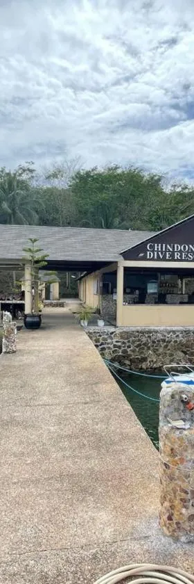 Chindonan Dive and Beach Resort，位于科隆的酒店