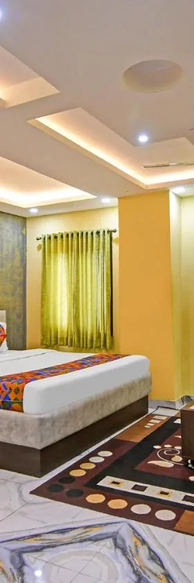 FabHotel The Crown - Near Star Mall，位于Madhyamgram的酒店
