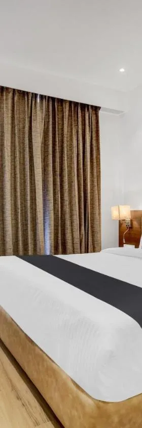 Townhouse OAK Aurelia Grand，位于Gomti Nagar的酒店