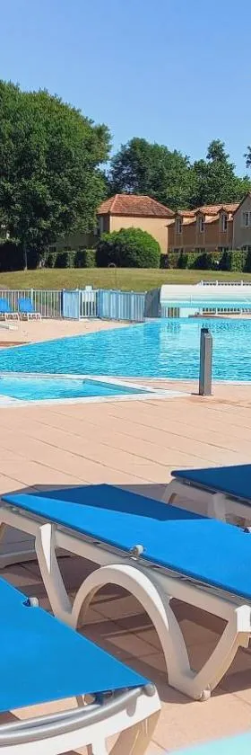 Maison avec piscine chauffée en résidence, 5 pers, RDC, lac et nature，位于蒙夫朗屈安的酒店