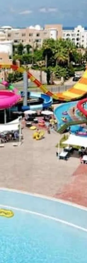 Mahdia Family Beach -FREE WIFI -Babysitter- Tourist guide，位于Hiboun的酒店