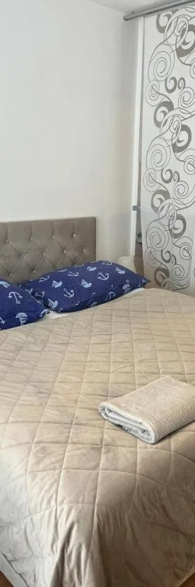 Old Town Apartments Zderadova，位于Komárov的酒店