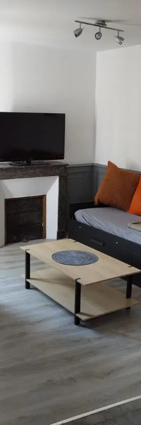 Appartement Monton，位于Veyre-Monton的酒店