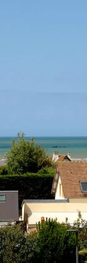 Duplex avec vue sur mer-La Rose des Vents，位于Saint-Côme-de-Fresné的酒店