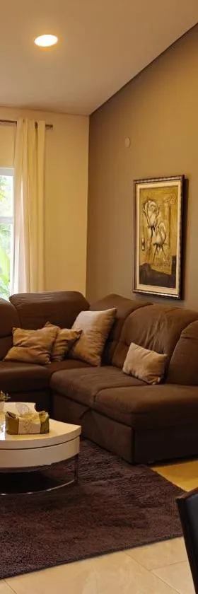 Casa Connect in Barrio Esperanza, 3 Zimmer, Küche, Parking, Sauna, ruhig, central, modern!，位于Hohenau的酒店