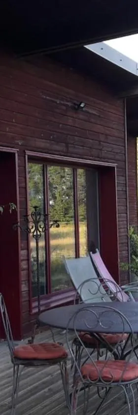 Maison bois à la campagne，位于Marnay的酒店