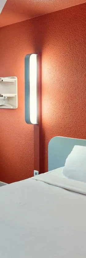 B&B HOTEL Vitry-sur-Seine，位于圣吉欧梅斯的酒店