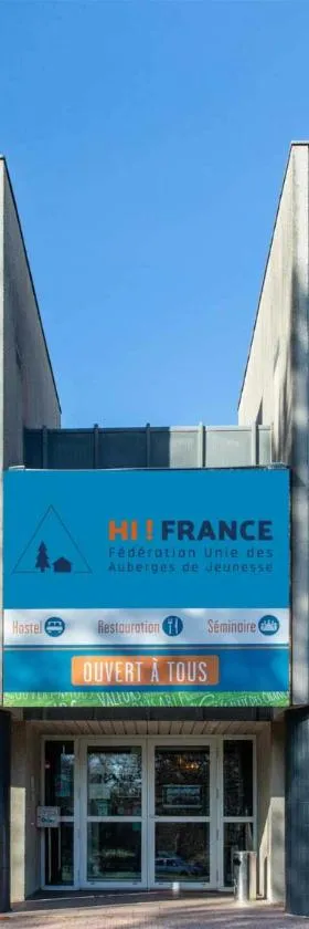 Auberge de jeunesse HI Bordeaux-Blanquefort，位于布朗屈埃福尔的酒店