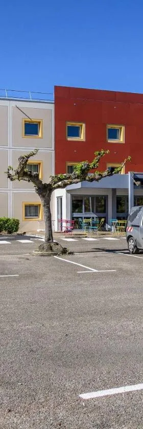 B&B HOTEL Nîmes Caissargues，位于凯萨尔格的酒店