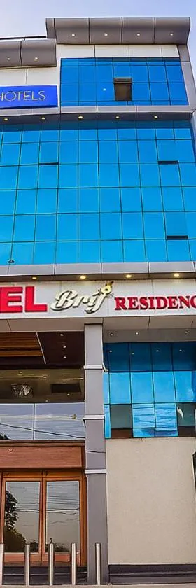 FabHotel Brij Residency - hoshangabad , Near barkatullah university，位于Naiāpura的酒店