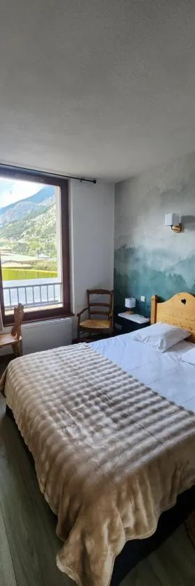Auberge La Cascade，位于阿尤克斯的酒店
