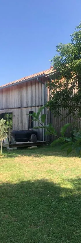 Lodge Evasion fleurie proche St Emilion，位于Guillac的酒店