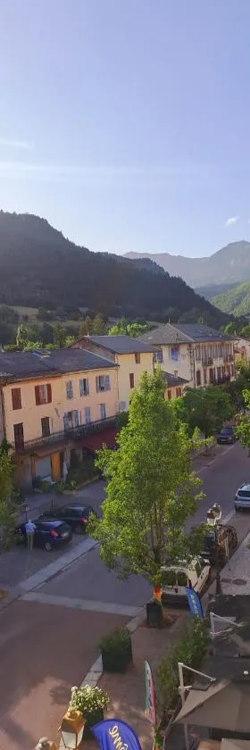 Spacieux T4 centre village，位于吉洛梅的酒店