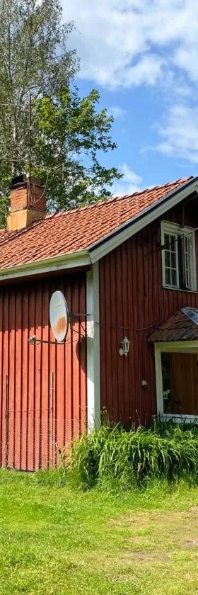 Cute and quiet countryside villa，位于Åmotfors的酒店