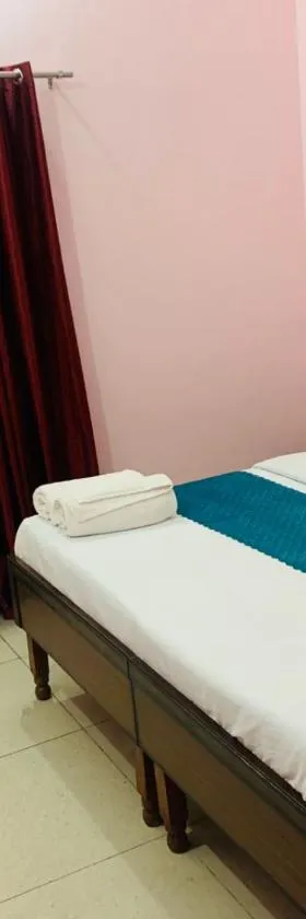 Mahadev Hotel !! Near Chandigarh Int'l Airport !，位于Chandigarh Airport的酒店