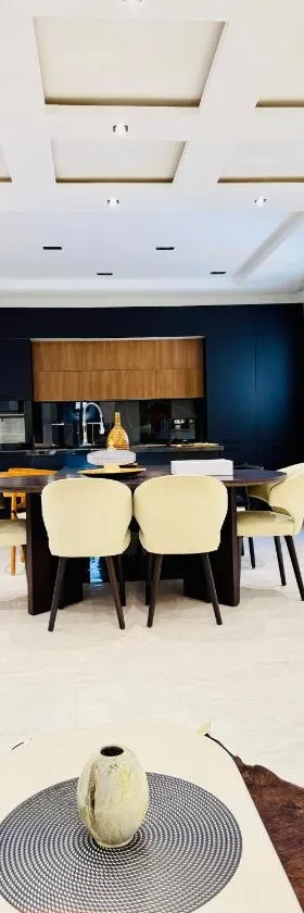 Holy City Gem Modern 4 Bedroom Apartment in Kairwan or Al Qayrawān，位于凯鲁万的酒店