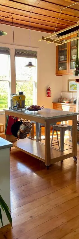 Havelock North Cottage on Organic Orchard，位于北哈夫洛克的酒店