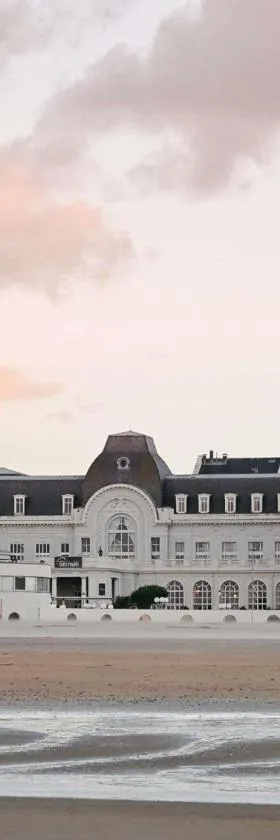 Cures Marines Hotel Thalasso & Spa Trouville - MGallery Collection，位于滨海图维列的酒店