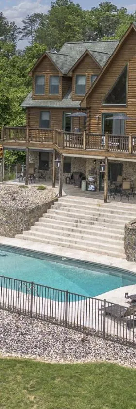 Shirley's Bed And Breakfast，位于罗阿诺的酒店