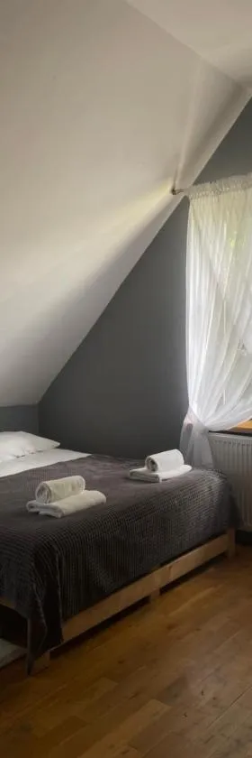 Hotel Dobre Smaki，位于乌涅尤夫的酒店