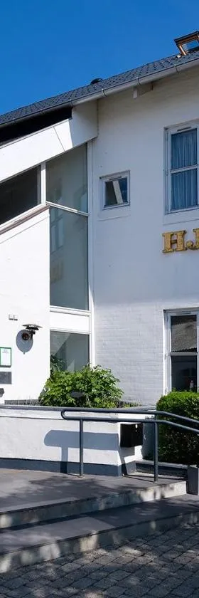 亚勒鲁普库洛酒店，位于Hjallerup的酒店