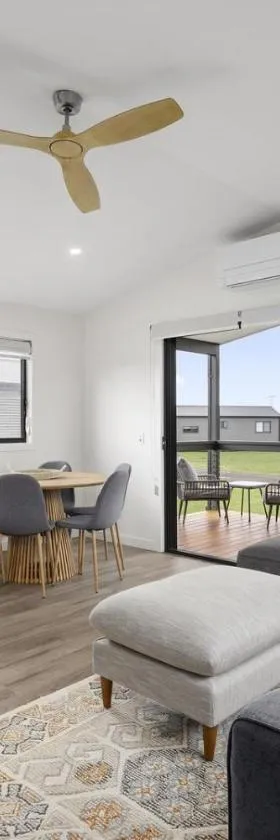 Swan Bay Holiday Park，位于昆斯克利夫的酒店