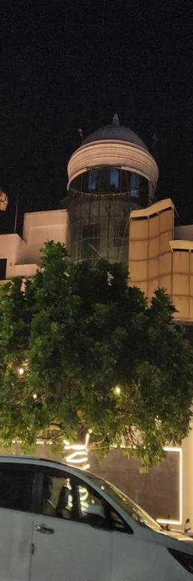 Hotel Mandakini Royale，位于坎普尔的酒店