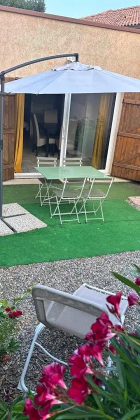 Studio tout équipé à la nuitée ou plus,proche aéroport Bastia，位于卢恰纳的酒店