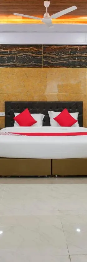 Hotel O Raghavendra Residency，位于瓦朗加尔的酒店